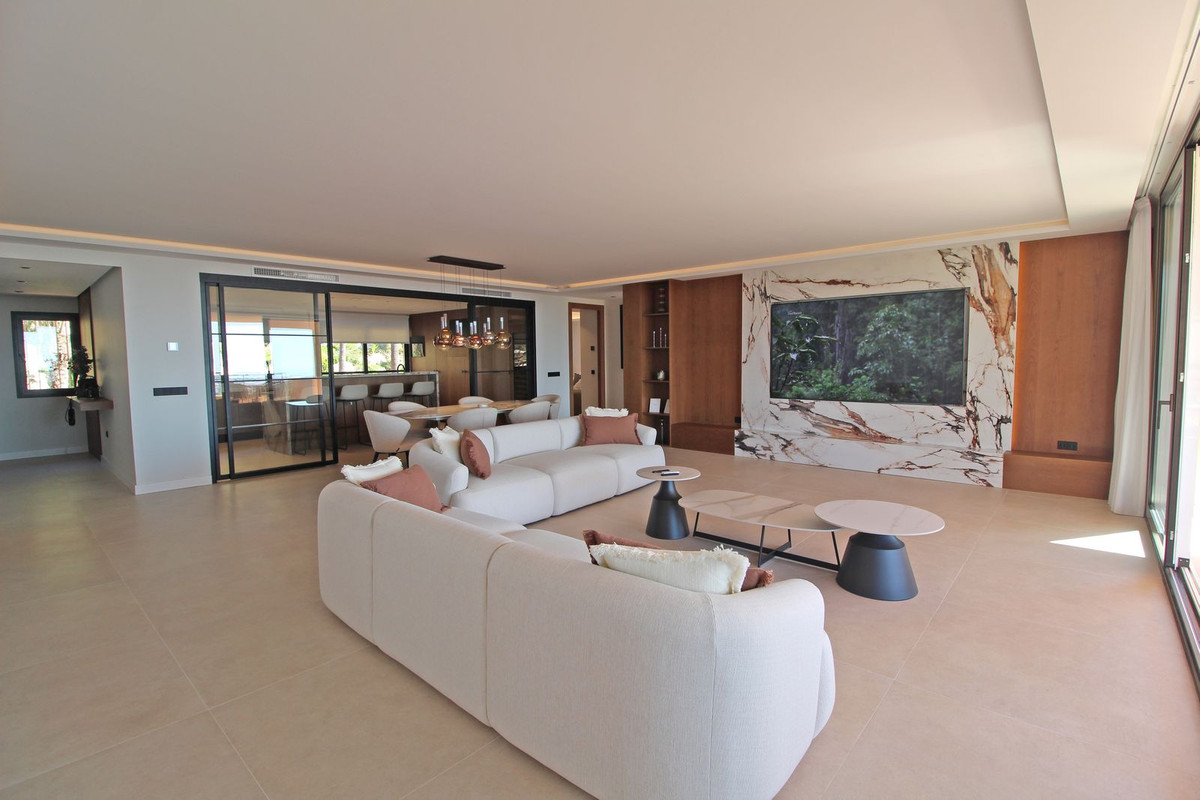 3 Bedroom Apartment for Sale in Nueva Andalucía — 8