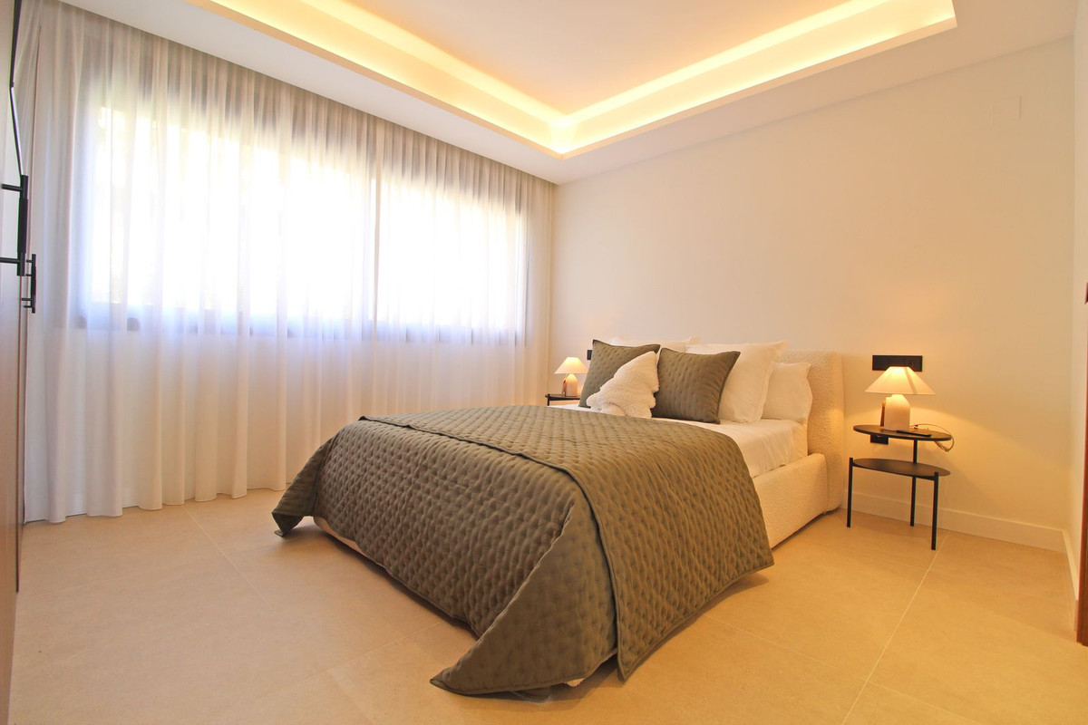 3 Bedroom Apartment for Sale in Nueva Andalucía — view 10