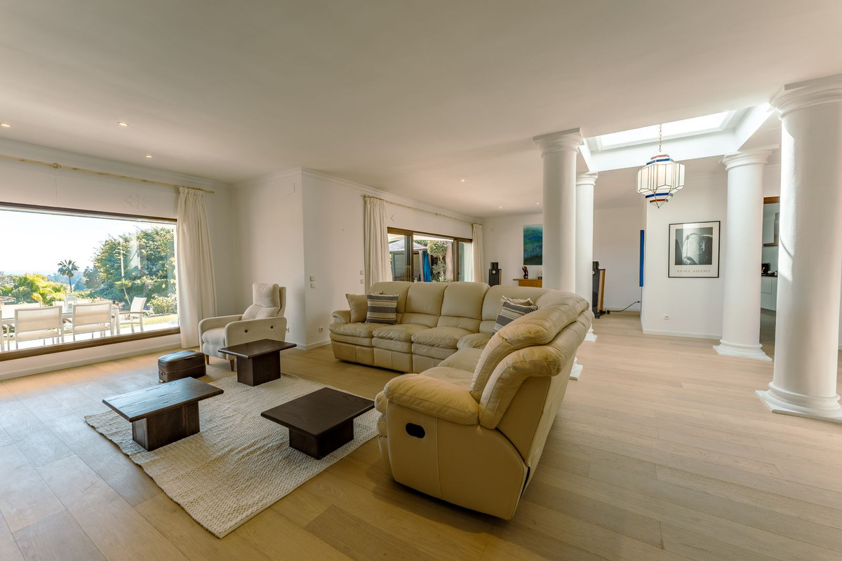 4 Bedroom Villa for Sale in Benahavís — 5