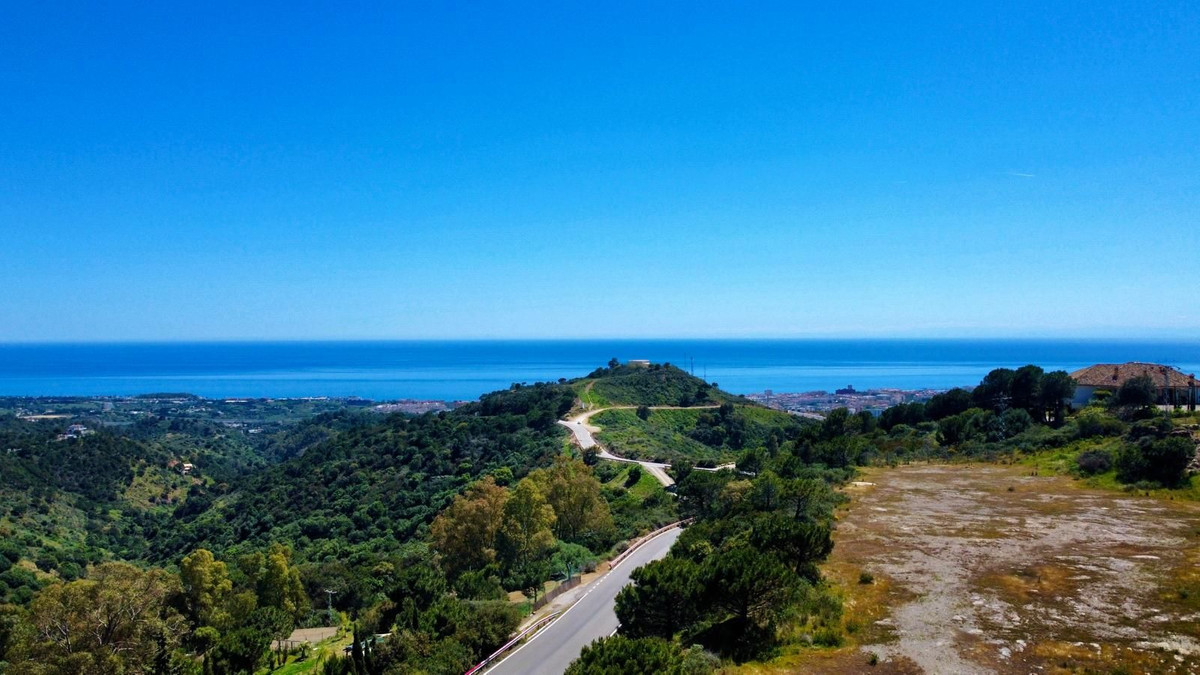 Plot for Sale in Estepona — 2