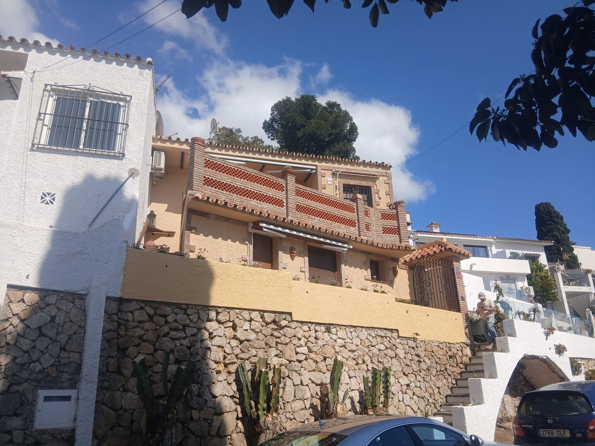 3 Bedroom Villa for Sale in Nueva Andalucía — 2