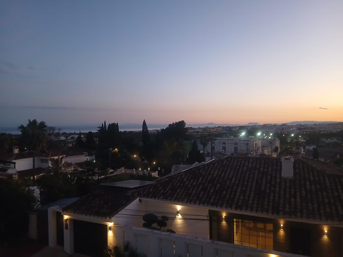3 Bedroom Villa for Sale in Nueva Andalucía — 4