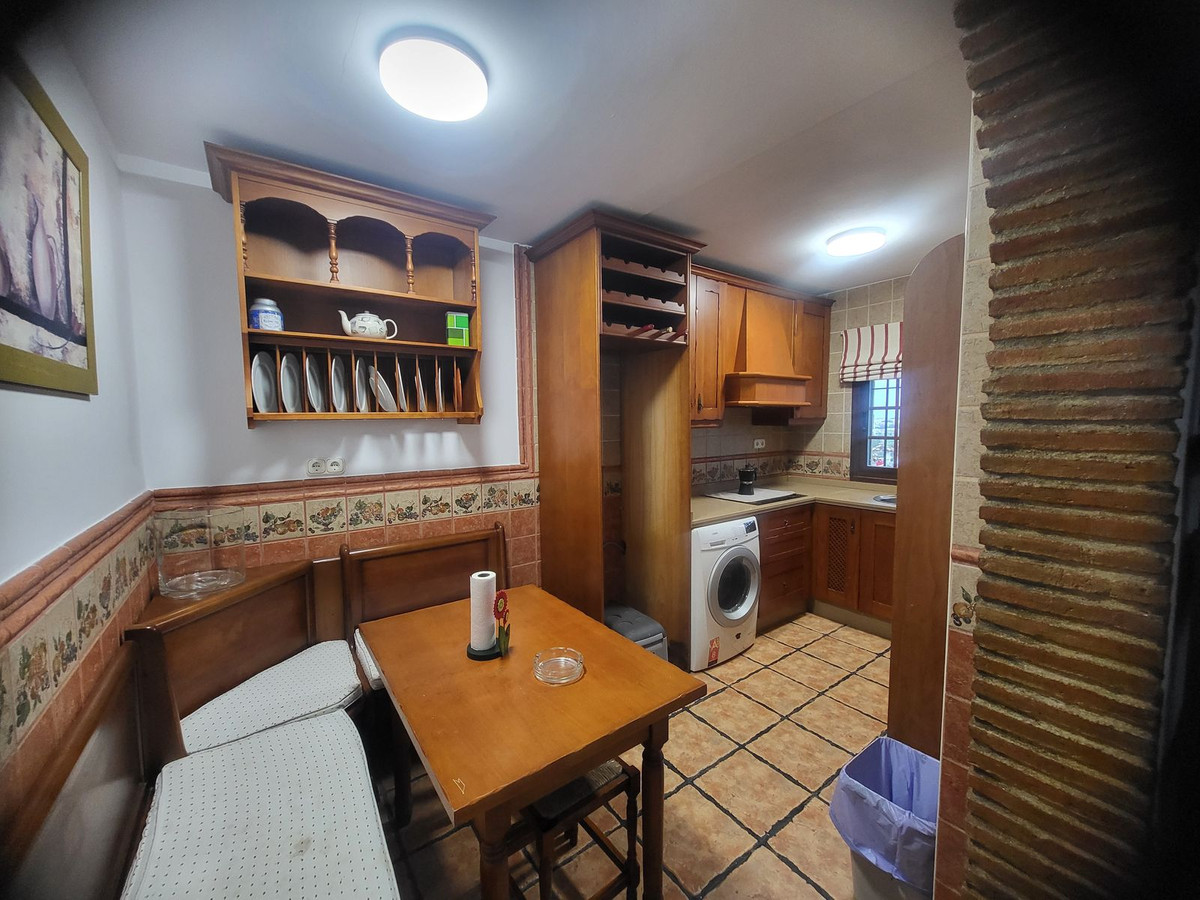 3 Bedroom Villa for Sale in Nueva Andalucía — 8
