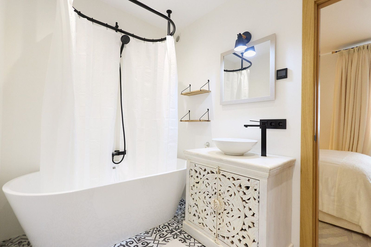 2 Bedroom Apartment for Sale in Marbella — 7