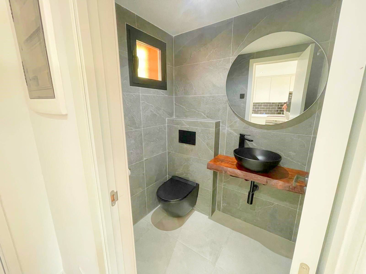 3 Bedroom Villa for Sale in El Paraiso — view 14