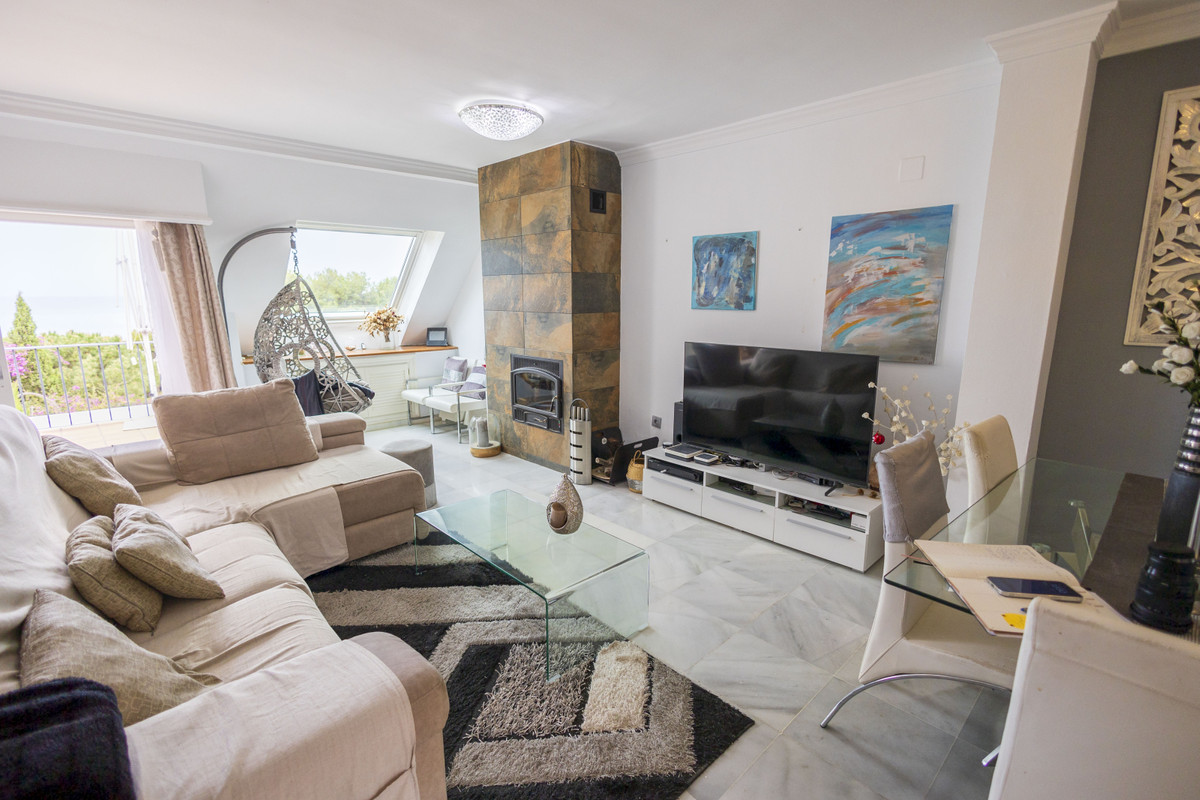 3 Bedroom Villa for Sale in Estepona — 2