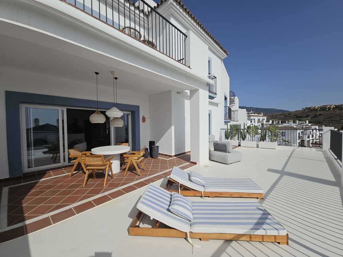 3 Bedroom Apartment for Sale in El Paraiso — 2
