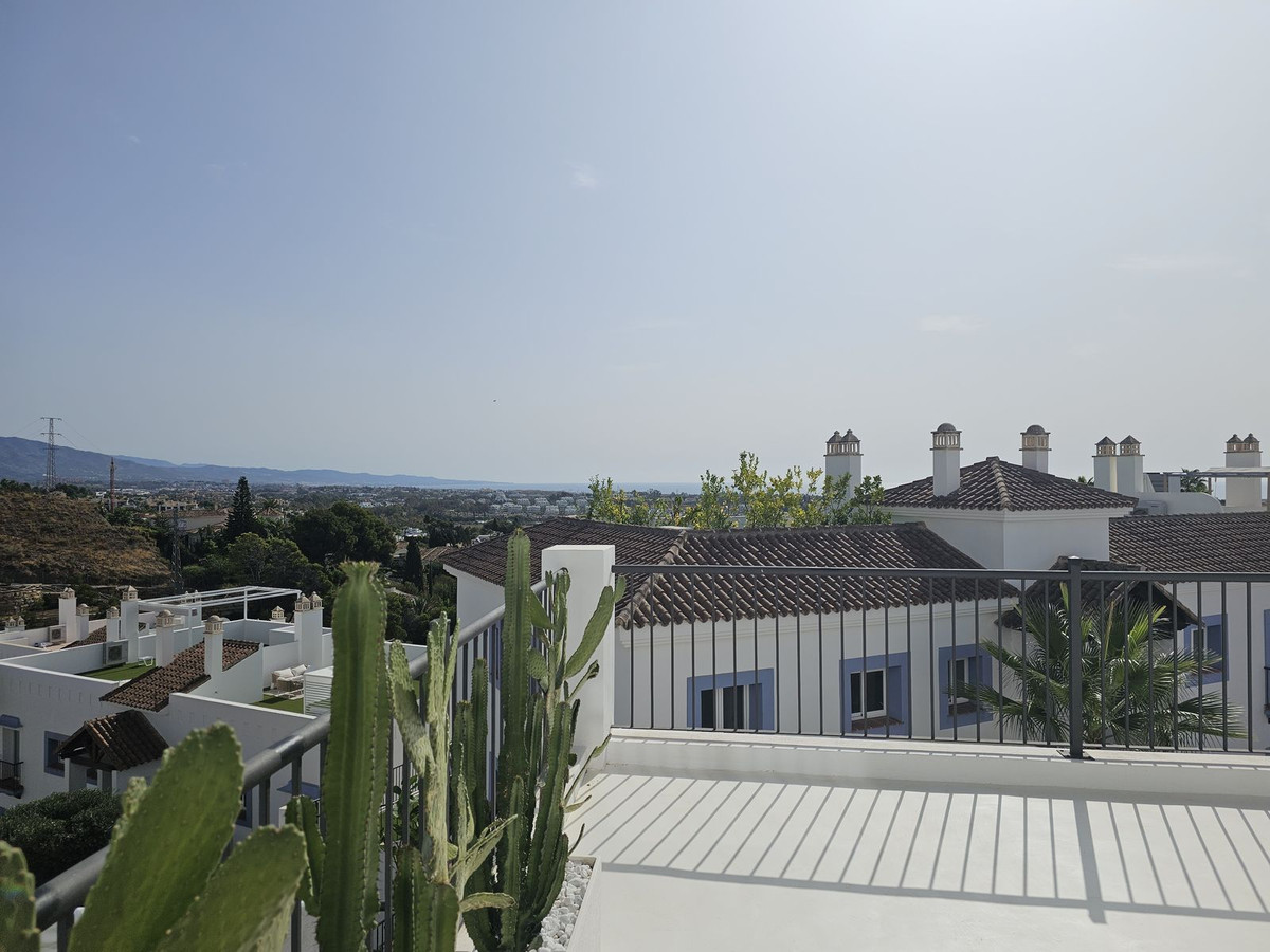 3 Bedroom Apartment for Sale in El Paraiso — 3