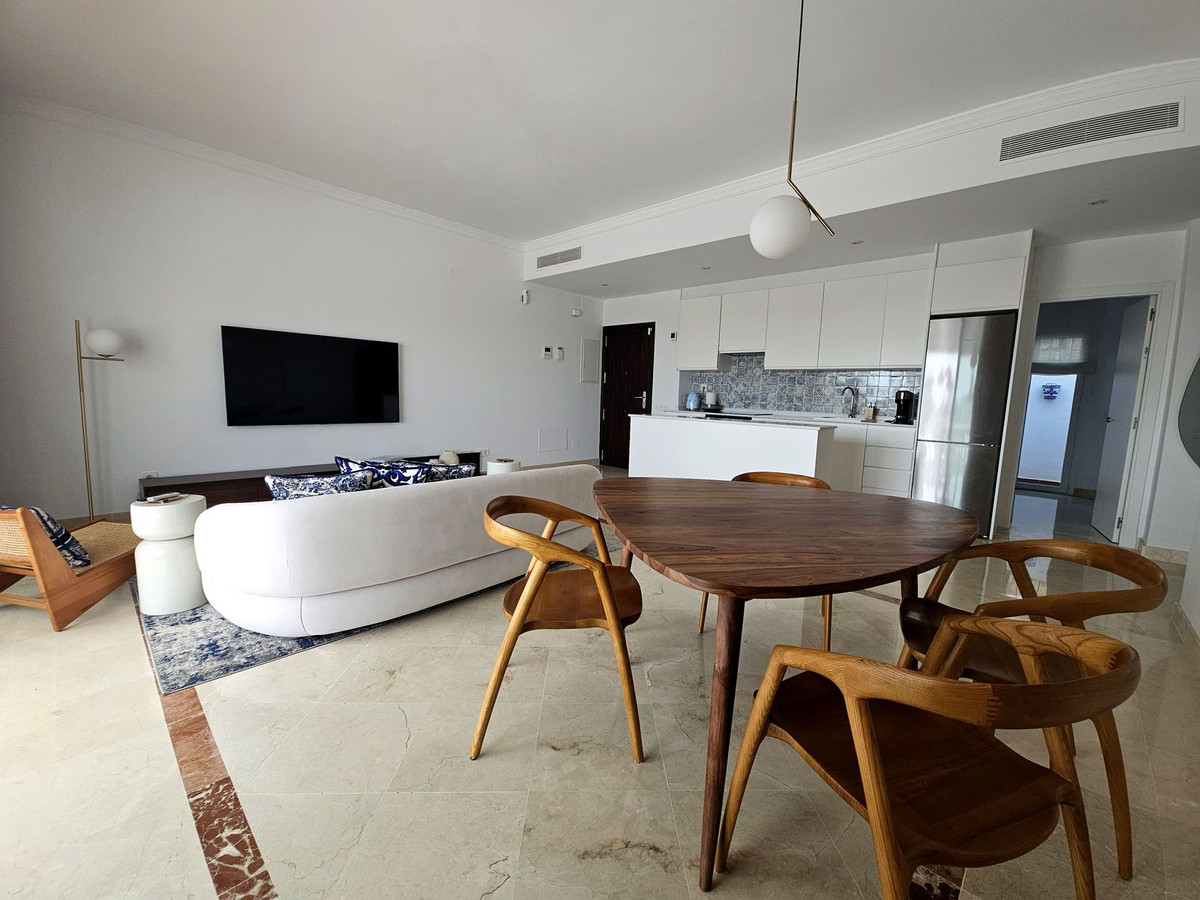 3 Bedroom Apartment for Sale in El Paraiso — 4