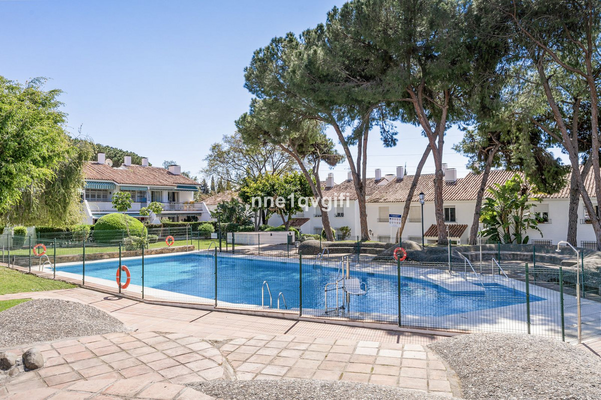 2 Bedroom Apartment for Sale in Nagüeles