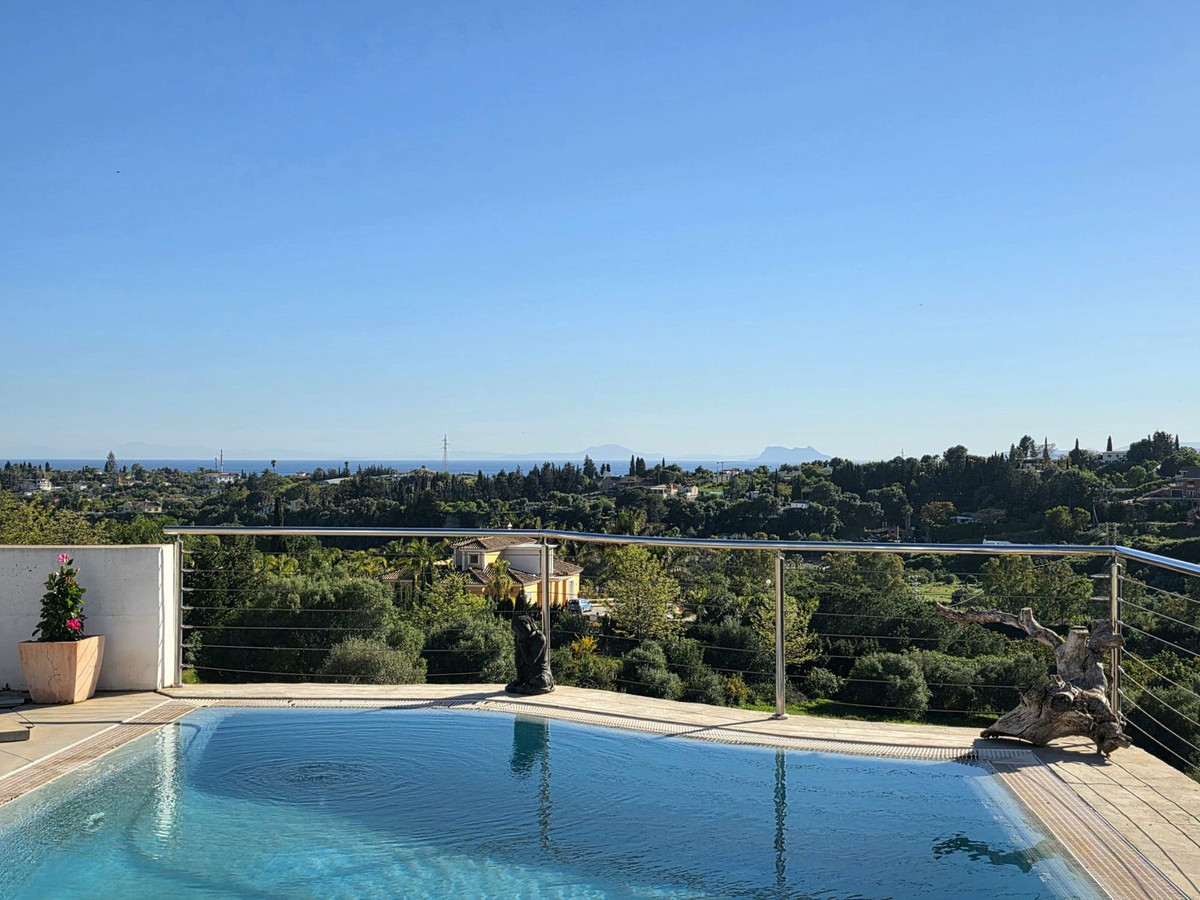 4 Bedroom Villa for Sale in Estepona — 5