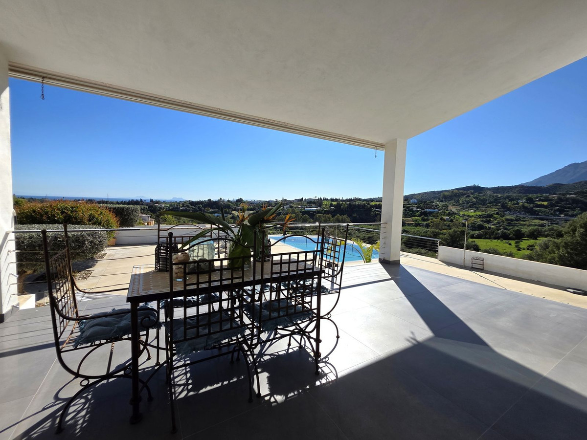 4 Bedroom Villa for Sale in Estepona — 6