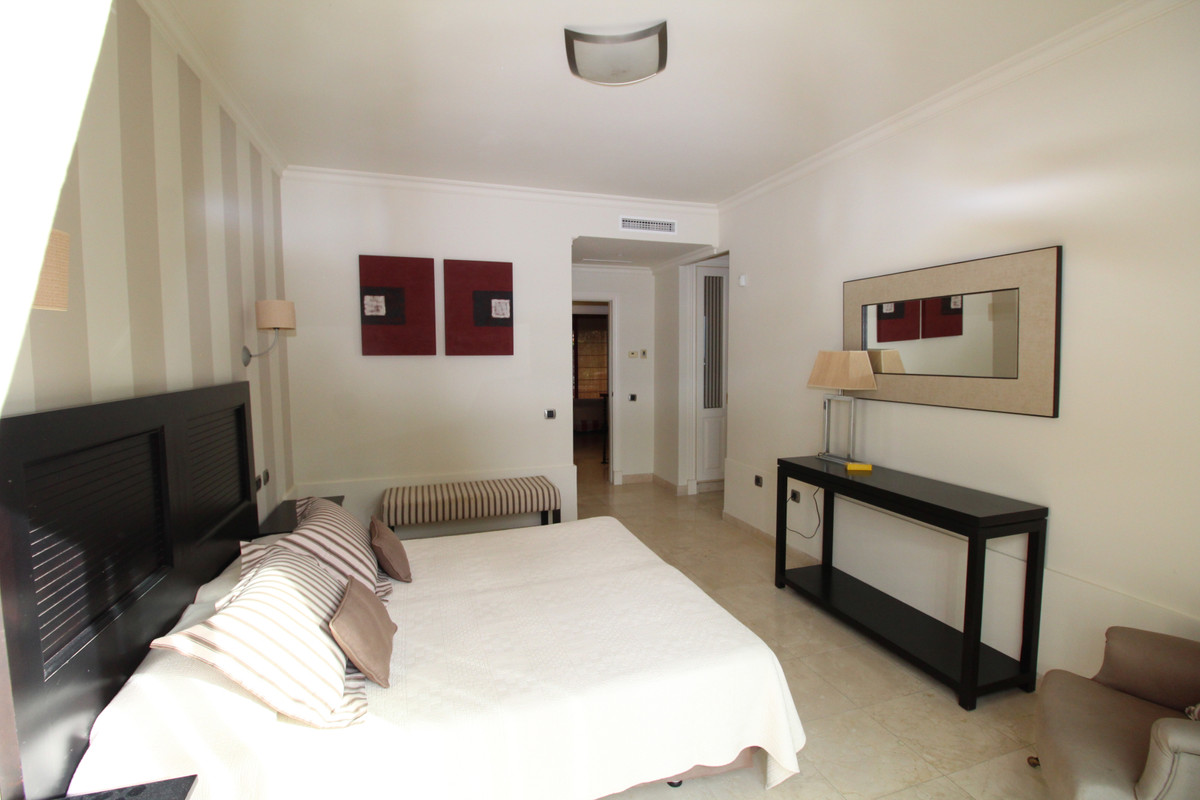 3 Bedroom Villa for Sale in The Golden Mile — 5