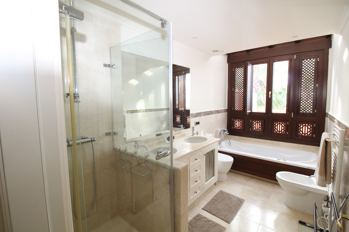 3 Bedroom Villa for Sale in The Golden Mile — 8