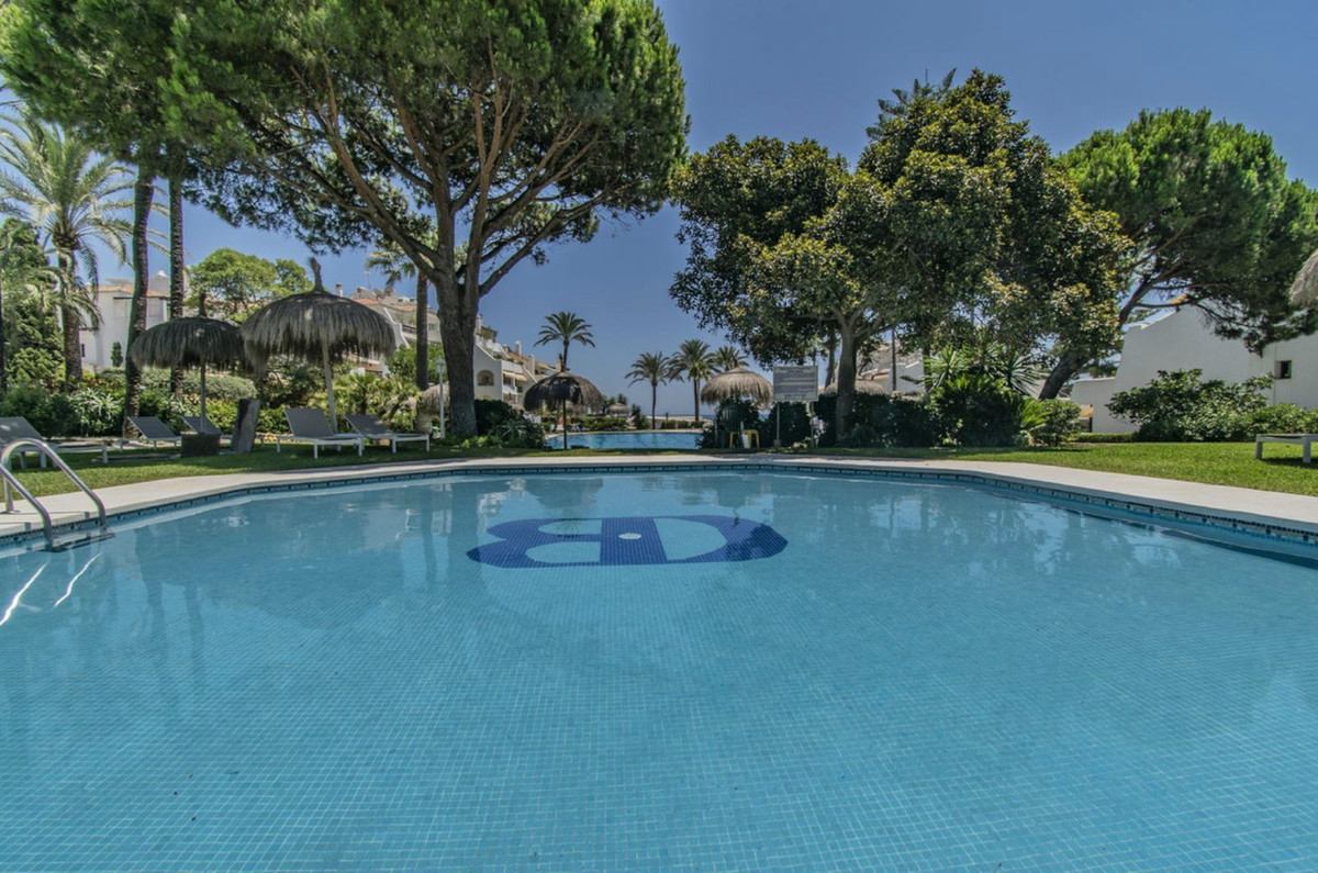 4 Bedroom Villa for Sale in Puerto Banús — 5