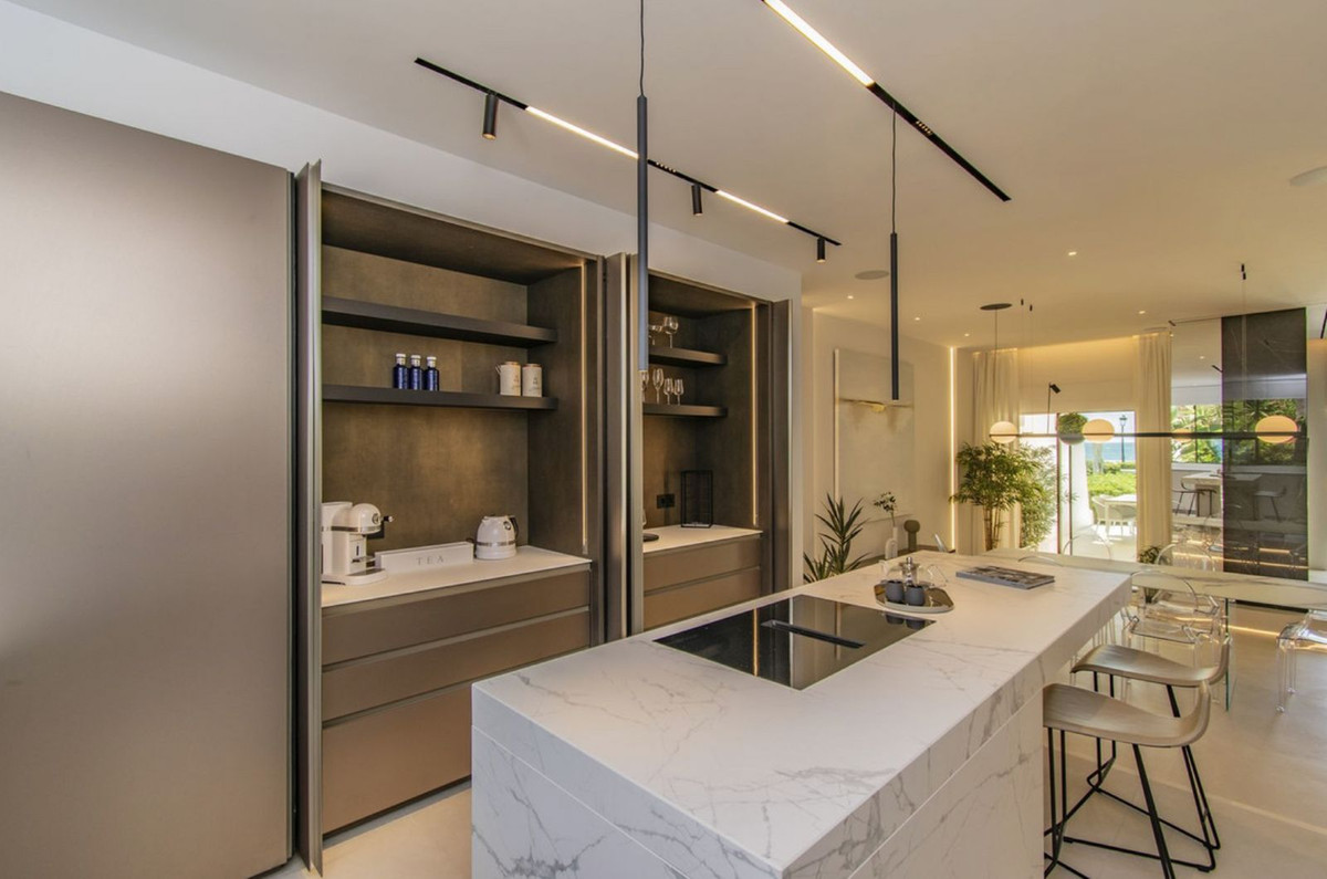 4 Bedroom Villa for Sale in Puerto Banús — 8