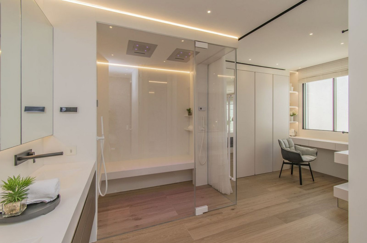 4 Bedroom Villa for Sale in Puerto Banús — 9