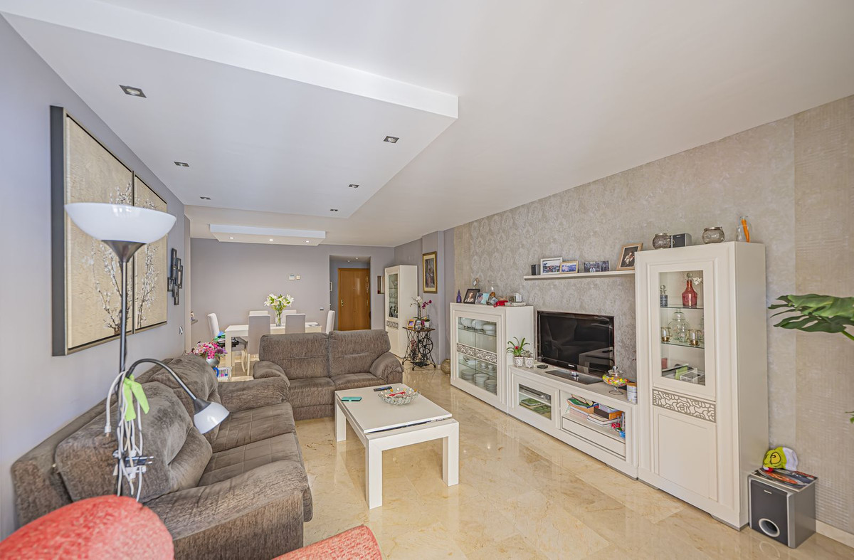 3 Bedroom Apartment for Sale in Guadalmina Alta — 3