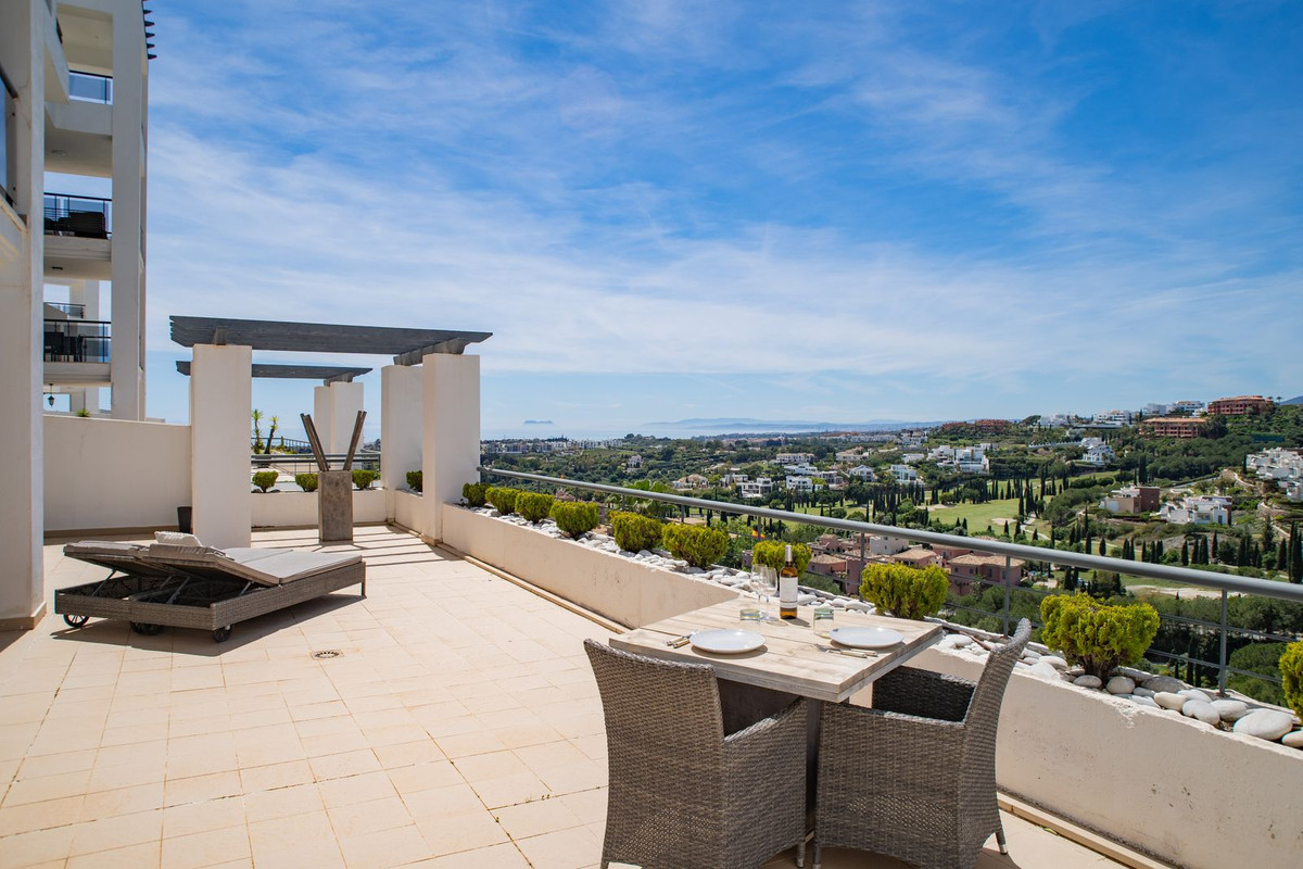 3 Bedroom Apartment for Sale in Benahavís