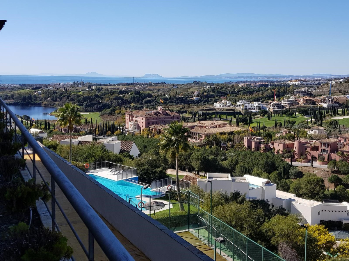 3 Bedroom Apartment for Sale in Benahavís — 3