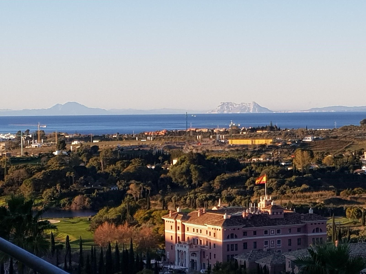 3 Bedroom Apartment for Sale in Benahavís — 4