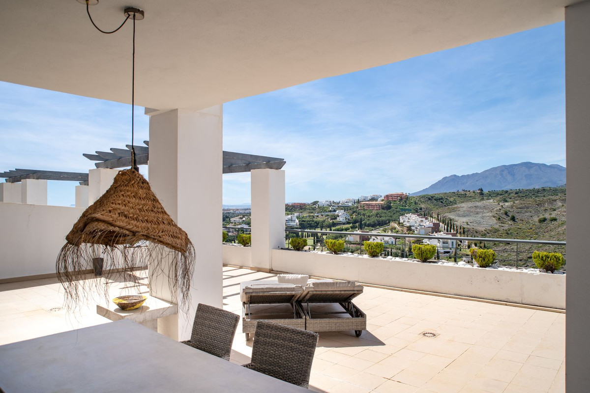 3 Bedroom Apartment for Sale in Benahavís — 6