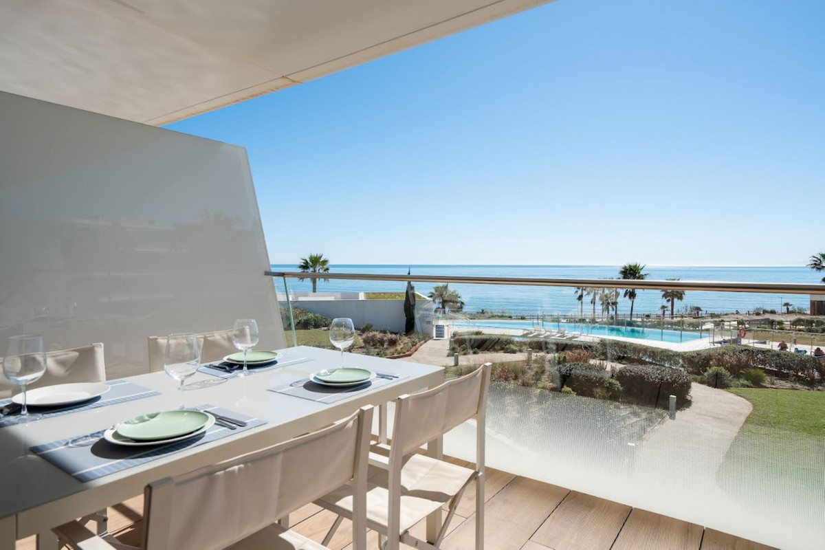 2 Bedroom Apartment for Sale in Estepona