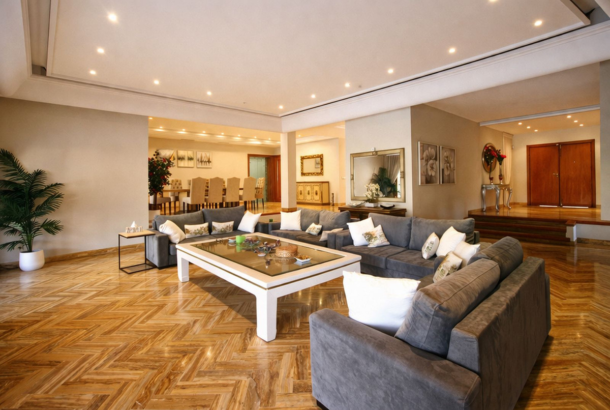 7 Bedroom Villa for Sale in Puerto Banús — 9