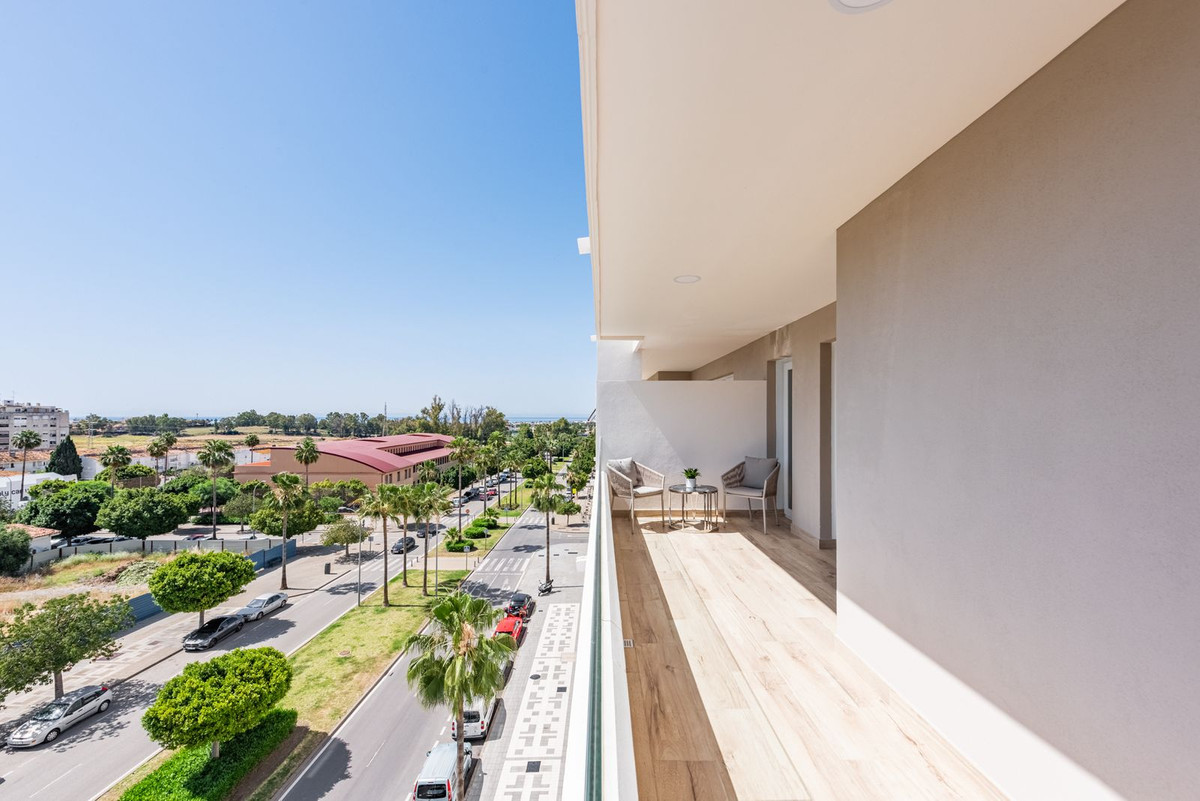3 Bedroom Apartment for Sale in Nueva Andalucía — 3