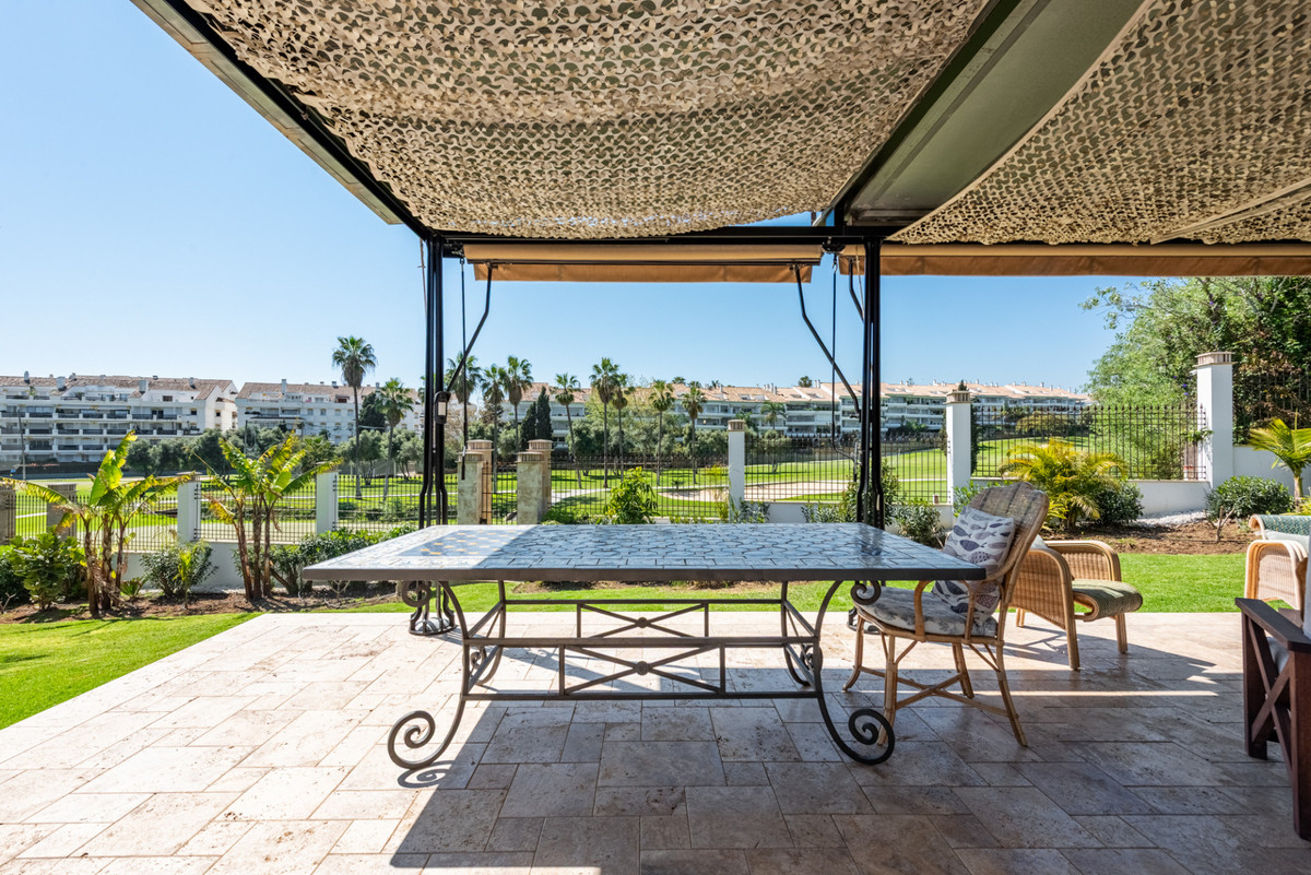 4 Bedroom Villa for Sale in San Pedro de Alcántara — view 14