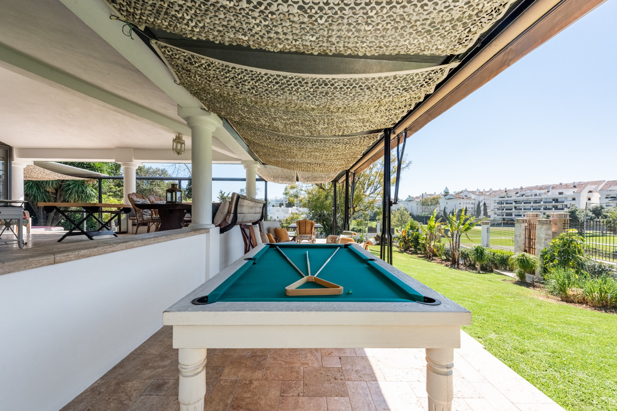 4 Bedroom Villa for Sale in San Pedro de Alcántara — view 16