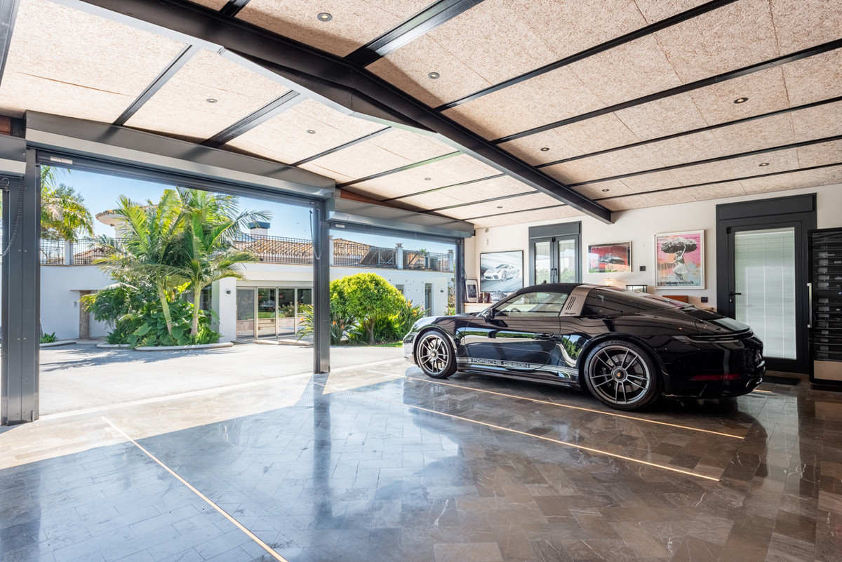 4 Bedroom Villa for Sale in San Pedro de Alcántara — view 8