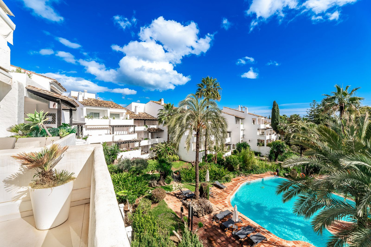 3 Bedroom Apartment for Sale in The Golden Mile — 2