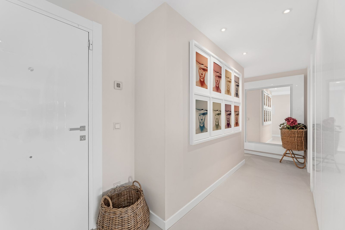3 Bedroom Apartment for Sale in The Golden Mile — 6