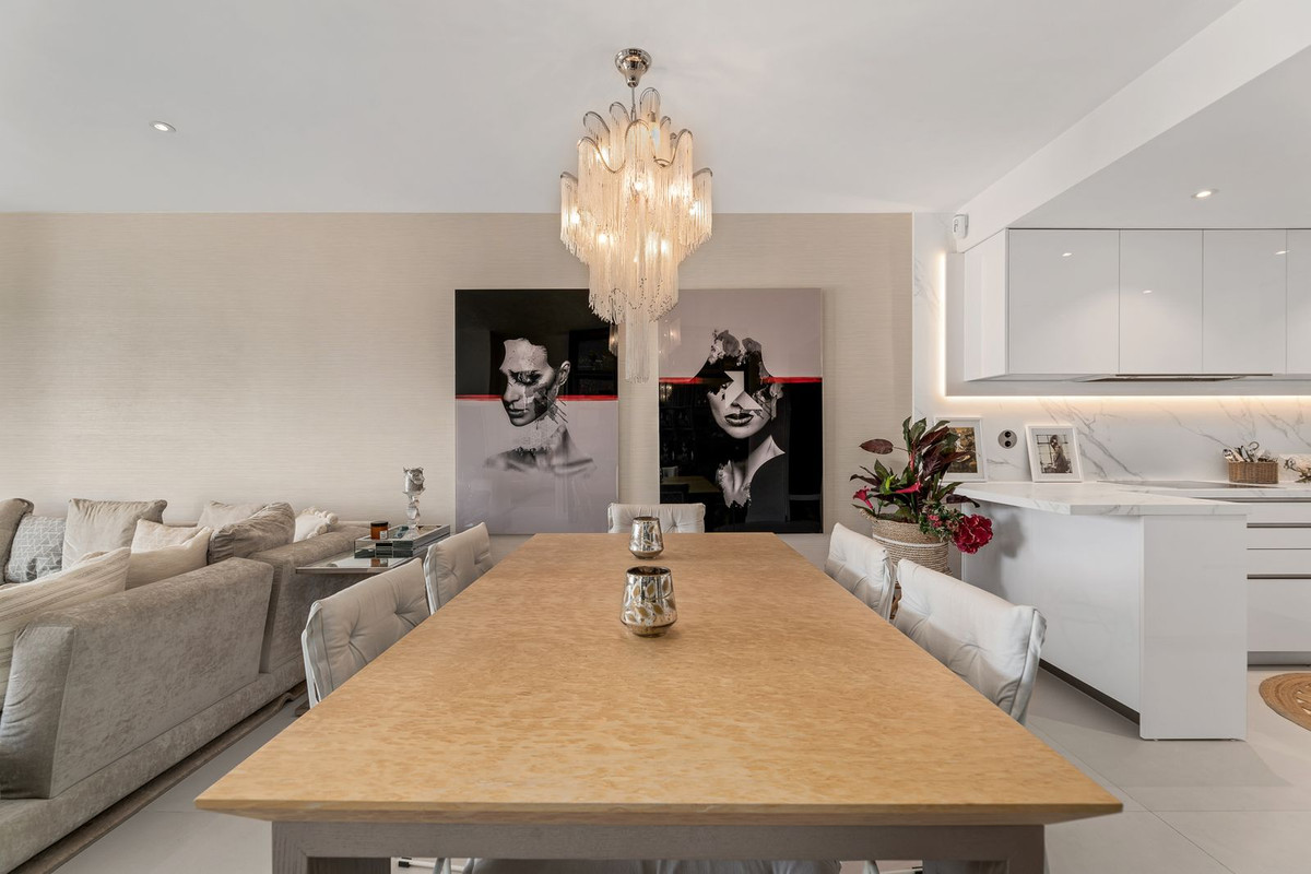 3 Bedroom Apartment for Sale in The Golden Mile — view 10