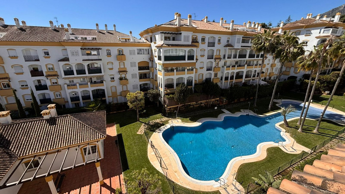 4 Bedroom Apartment for Sale in Marbella