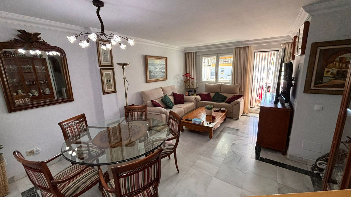 4 Bedroom Apartment for Sale in Marbella — 4