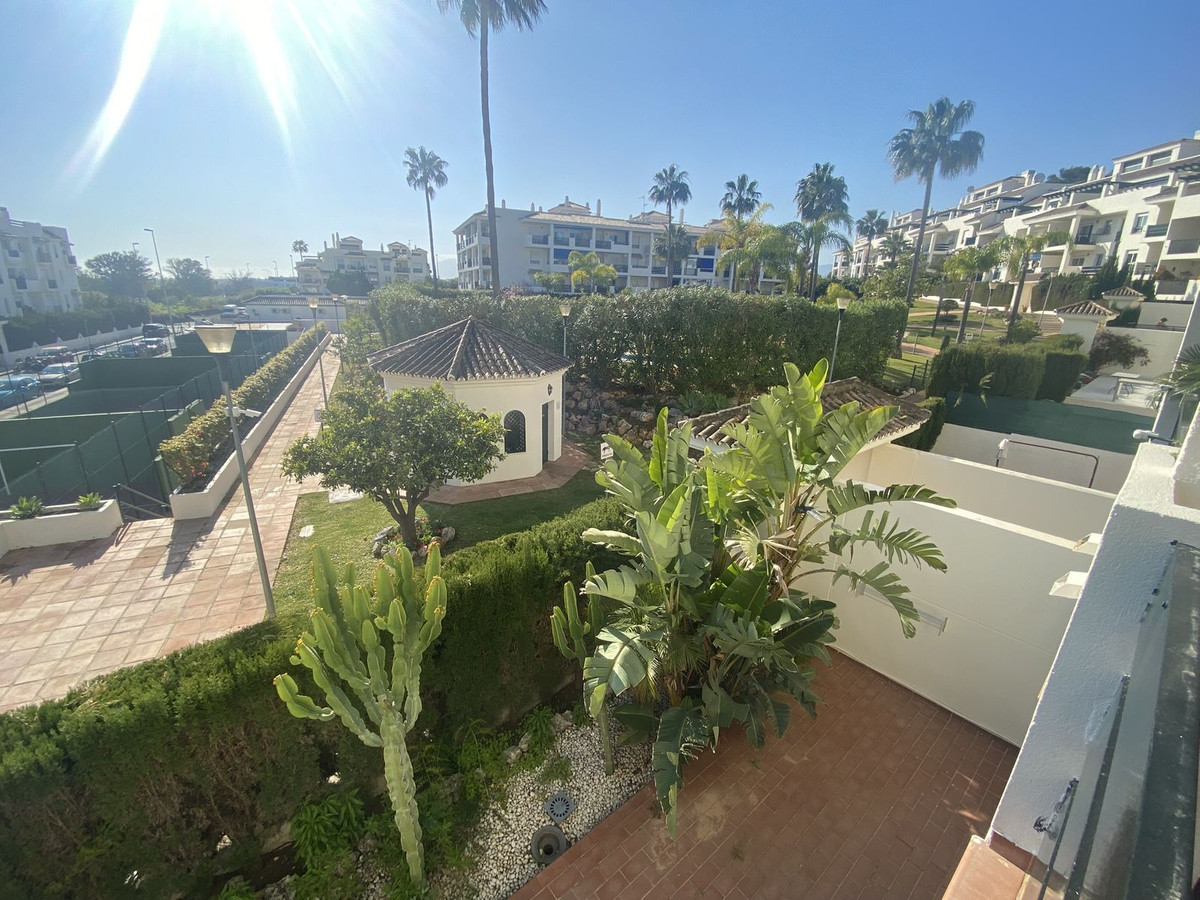2 Bedroom Apartment for Sale in Nueva Andalucía — 3