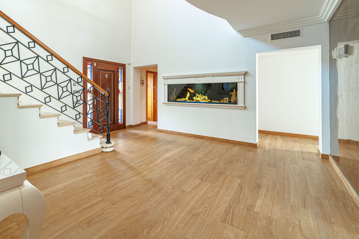 8 Bedroom Villa for Sale in Marbella — 6