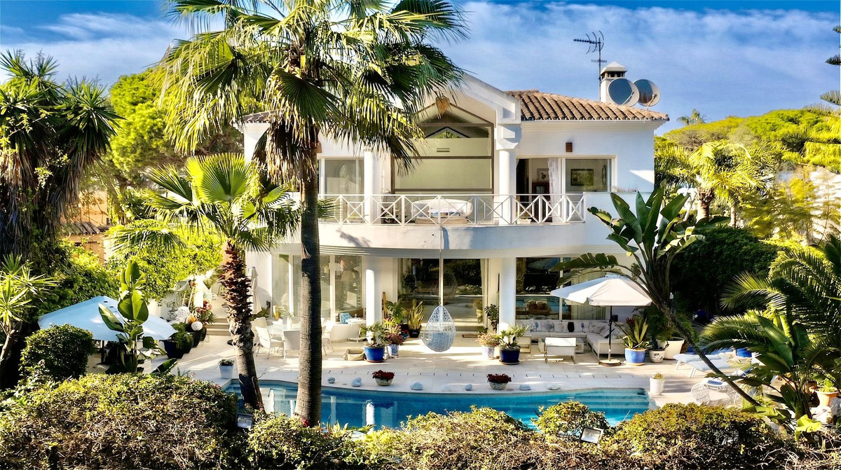 4 Bedroom Villa for Sale in New Golden Mile — view 12
