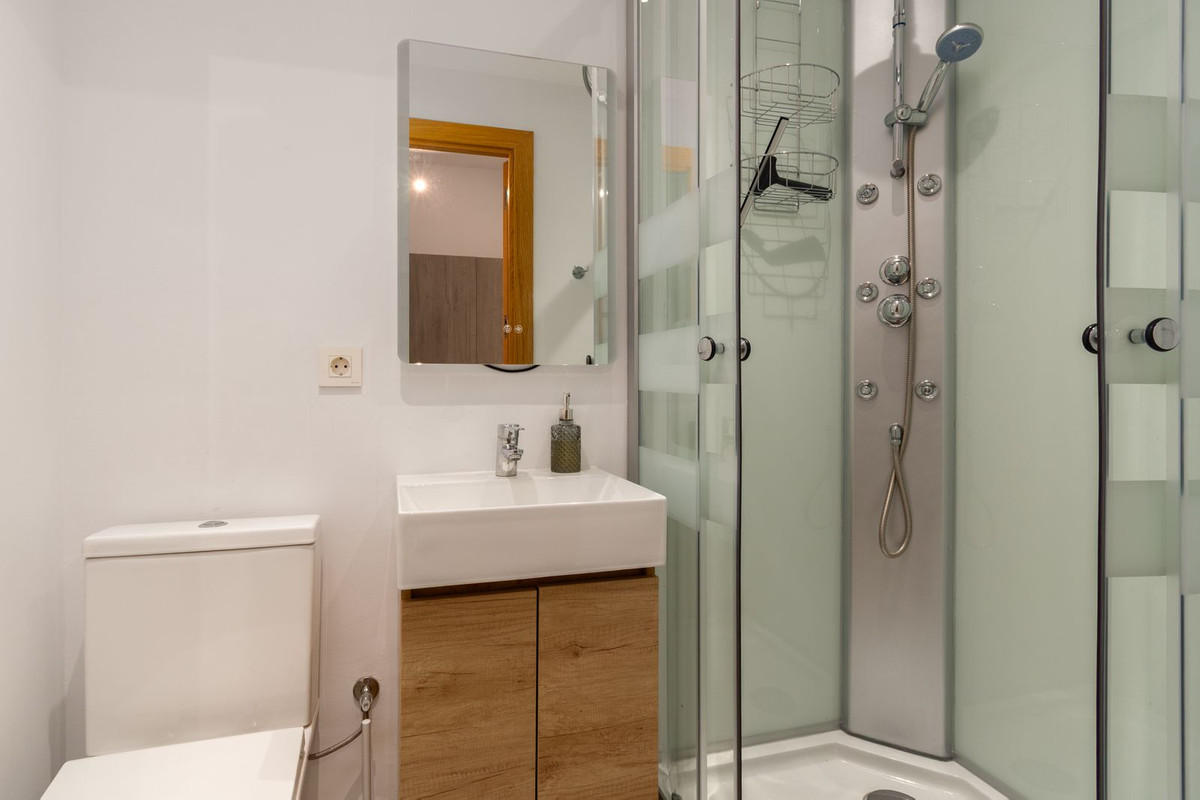 4 Bedroom Apartment for Sale in Puerto Banús — 6