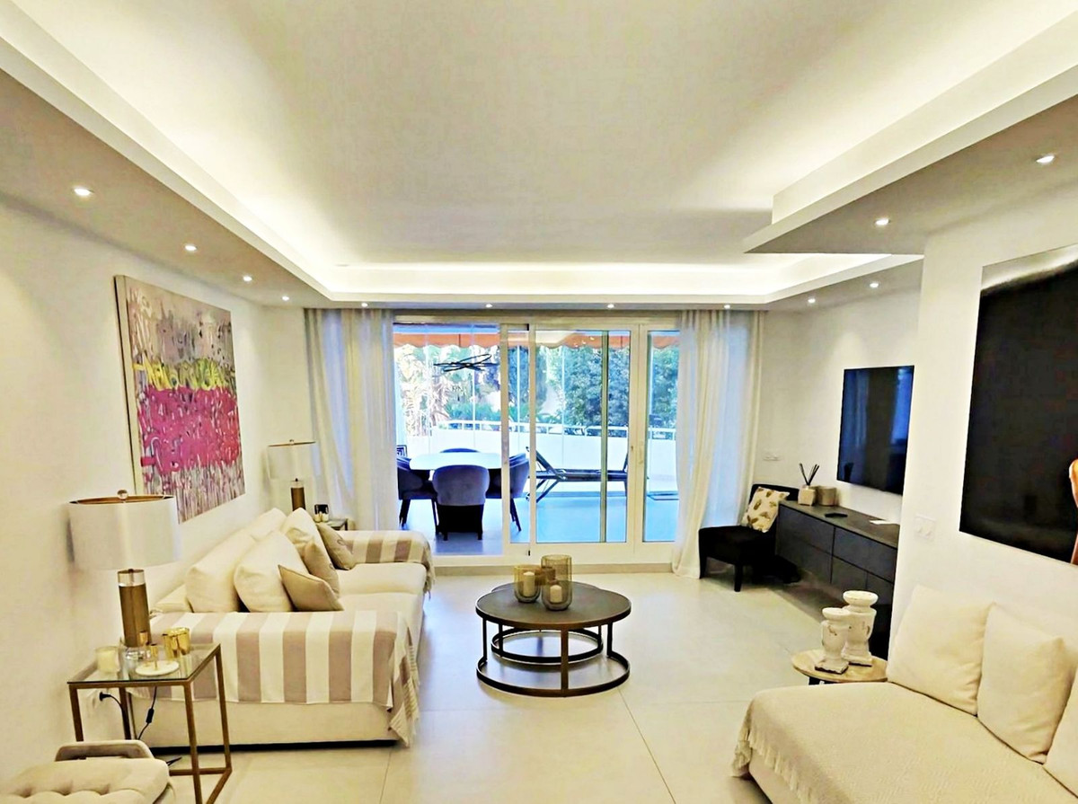 2 Bedroom Apartment for Sale in Puerto Banús