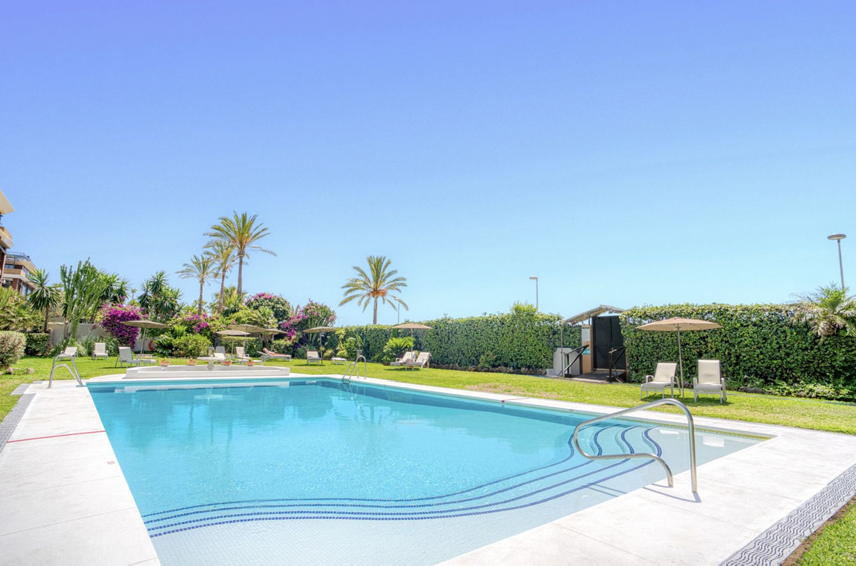 2 Bedroom Apartment for Sale in Puerto Banús — 4