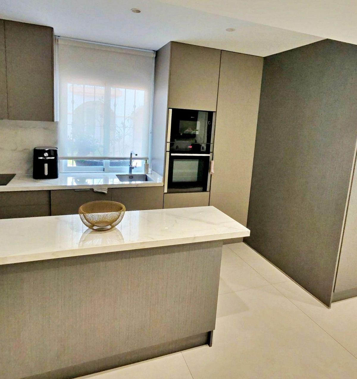 2 Bedroom Apartment for Sale in Puerto Banús — 7