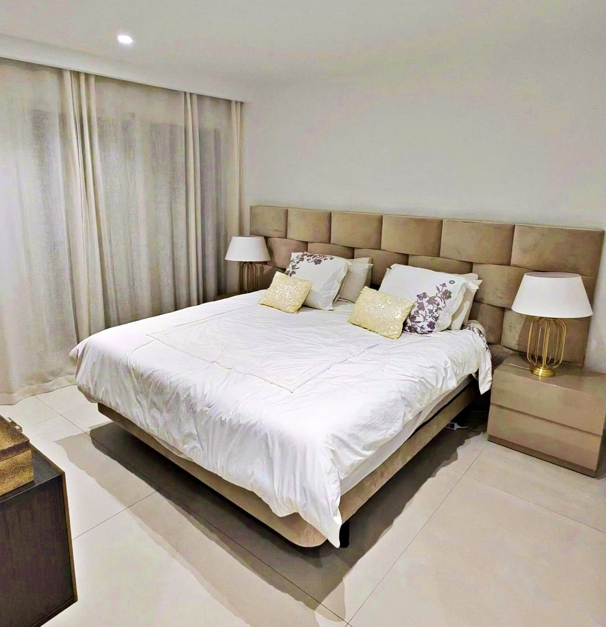 2 Bedroom Apartment for Sale in Puerto Banús — view 10