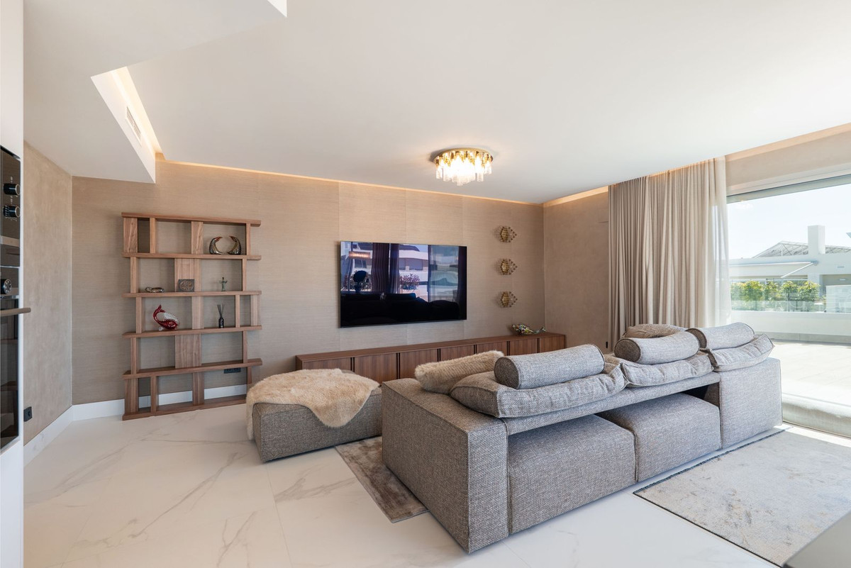 3 Bedroom Apartment for Sale in San Pedro de Alcántara — 2