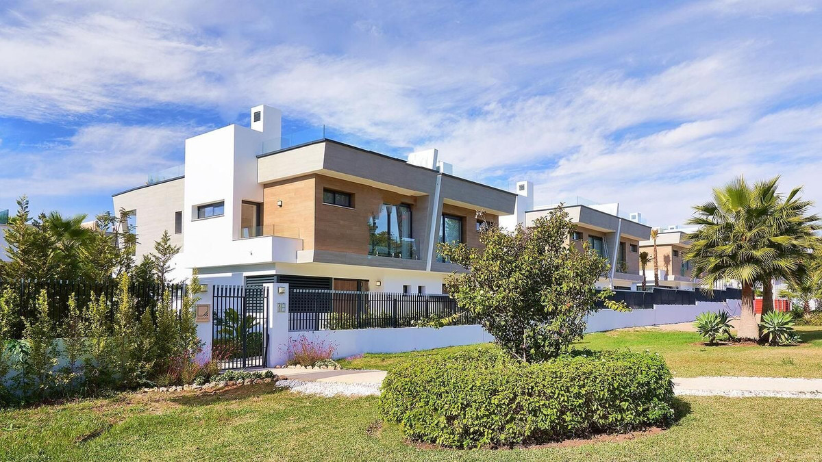5 Bedroom Villa for Sale in Puerto Banús — 2