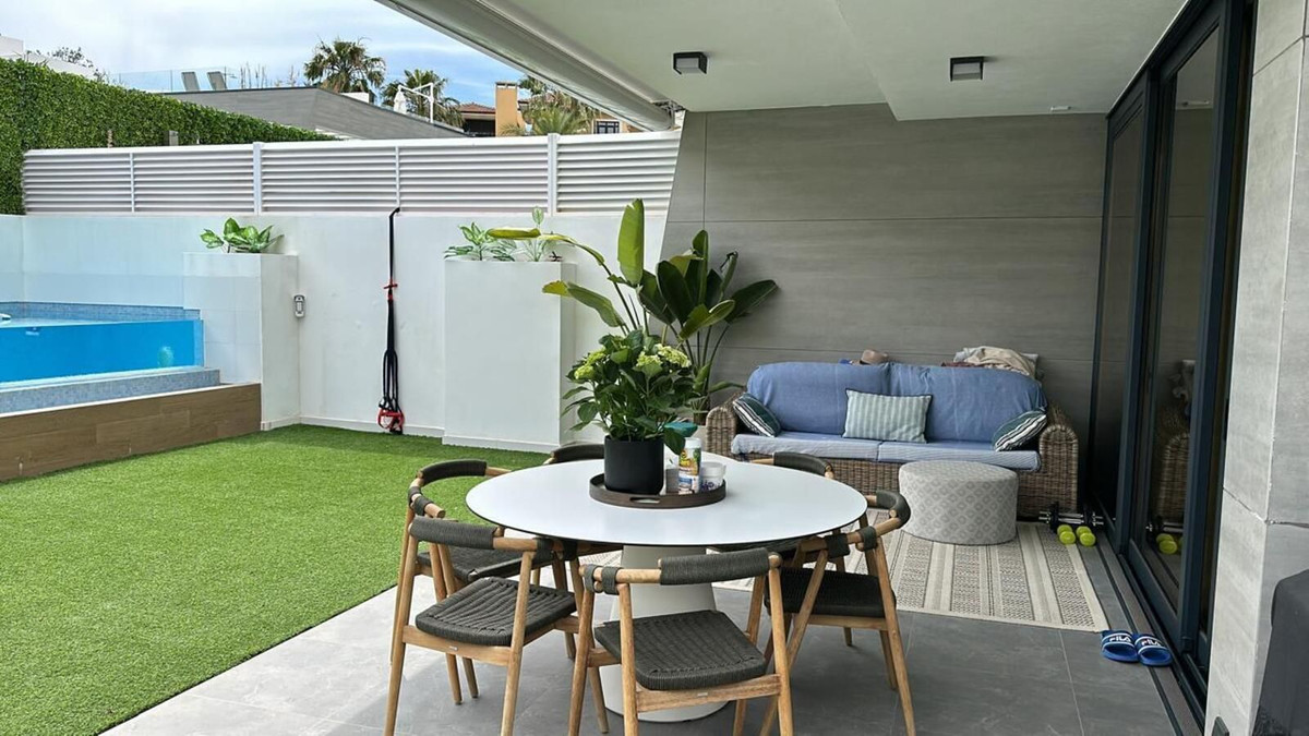 5 Bedroom Villa for Sale in Puerto Banús — 3