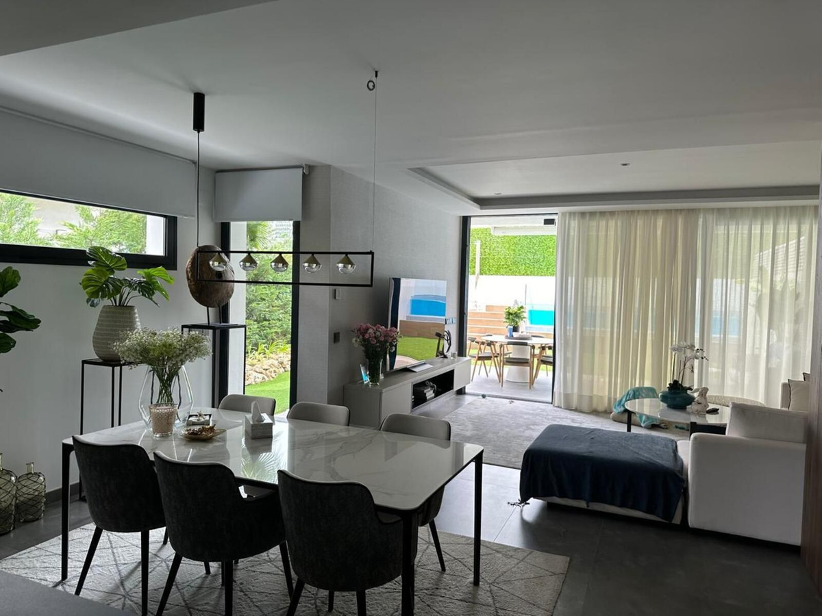 5 Bedroom Villa for Sale in Puerto Banús — 4