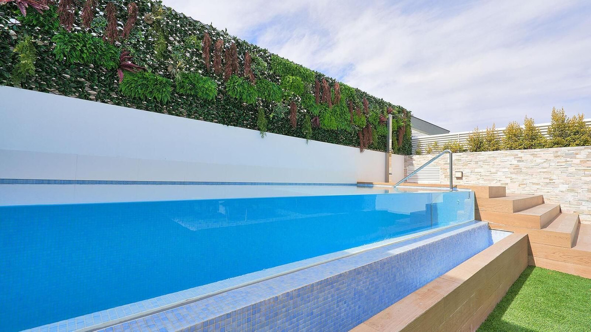 5 Bedroom Villa for Sale in Puerto Banús — 8